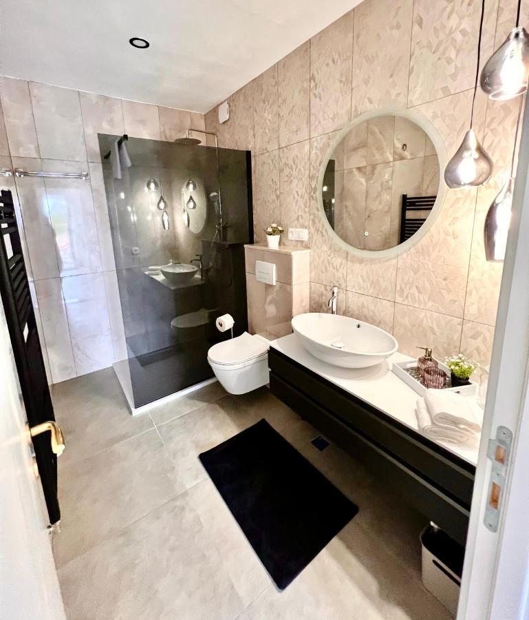 Seaview Pool Apartment-Lumiere, Island Hvar-Gdinj 外观 照片